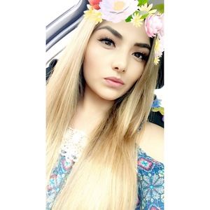 Meet your Posher, Yessenia